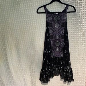 Free people Flowy comfy dress has open hole in back cute length XS